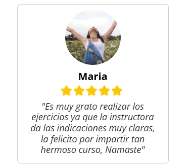 Reseña de María con su foto, cinco estrellas